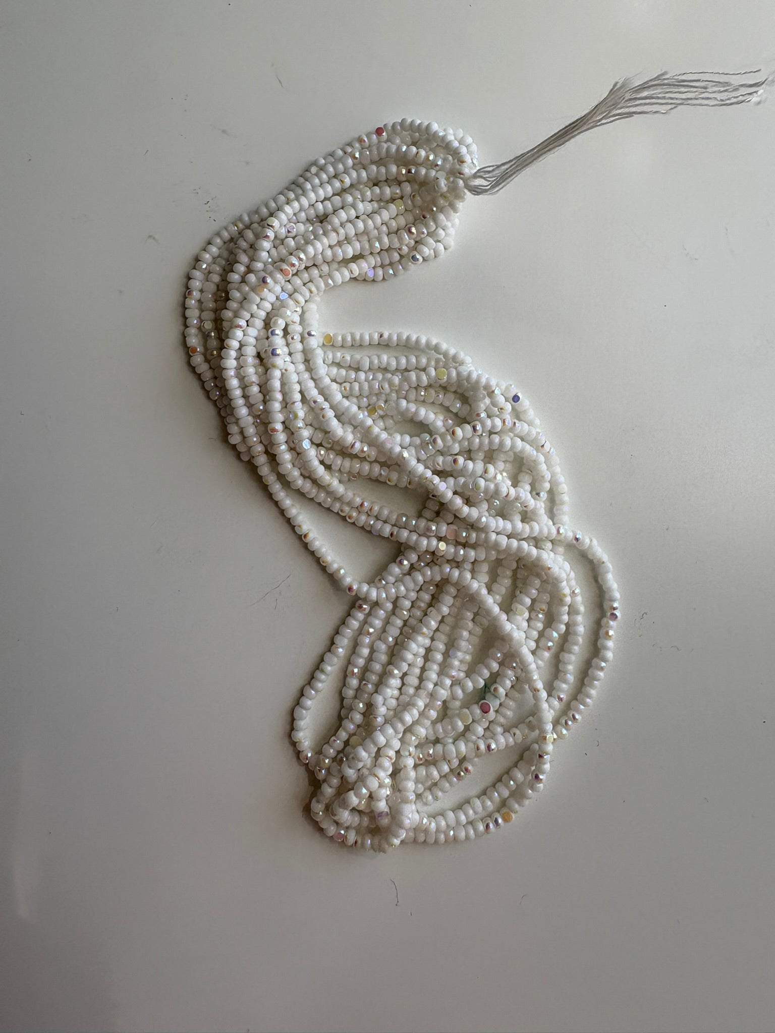 Mousetracks - Fancy Finish Sheen Beads 11/0 Hank