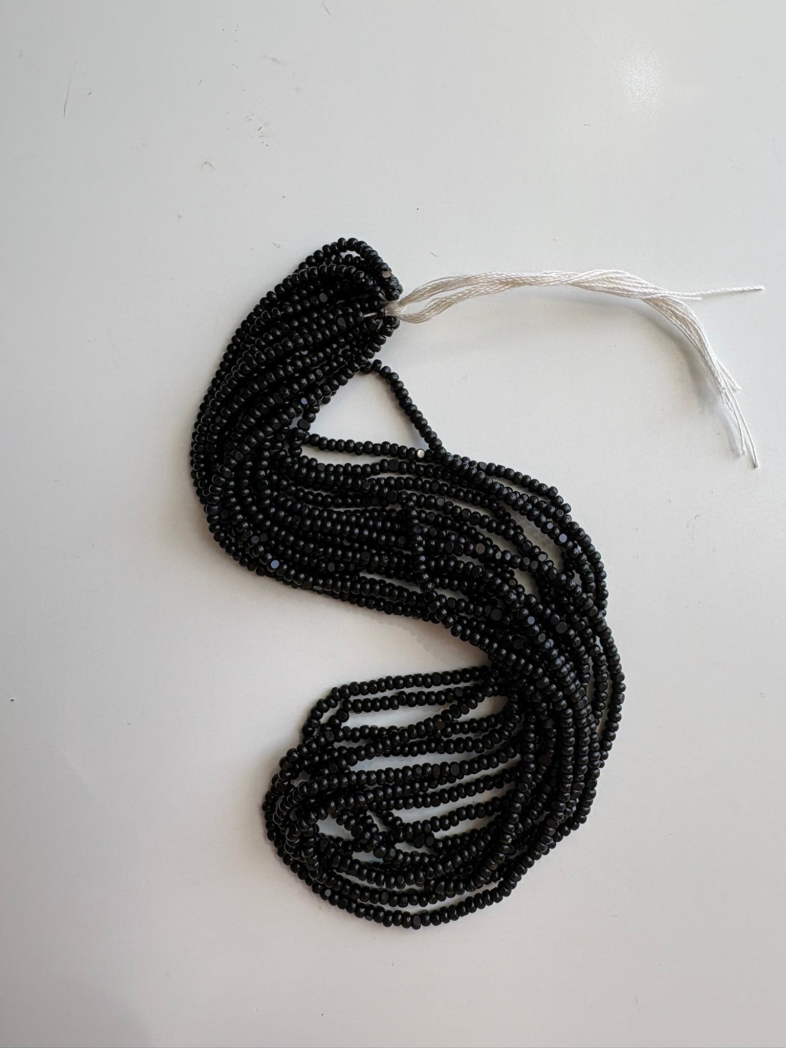 Black - Opaque Sheen  11/0 Hank