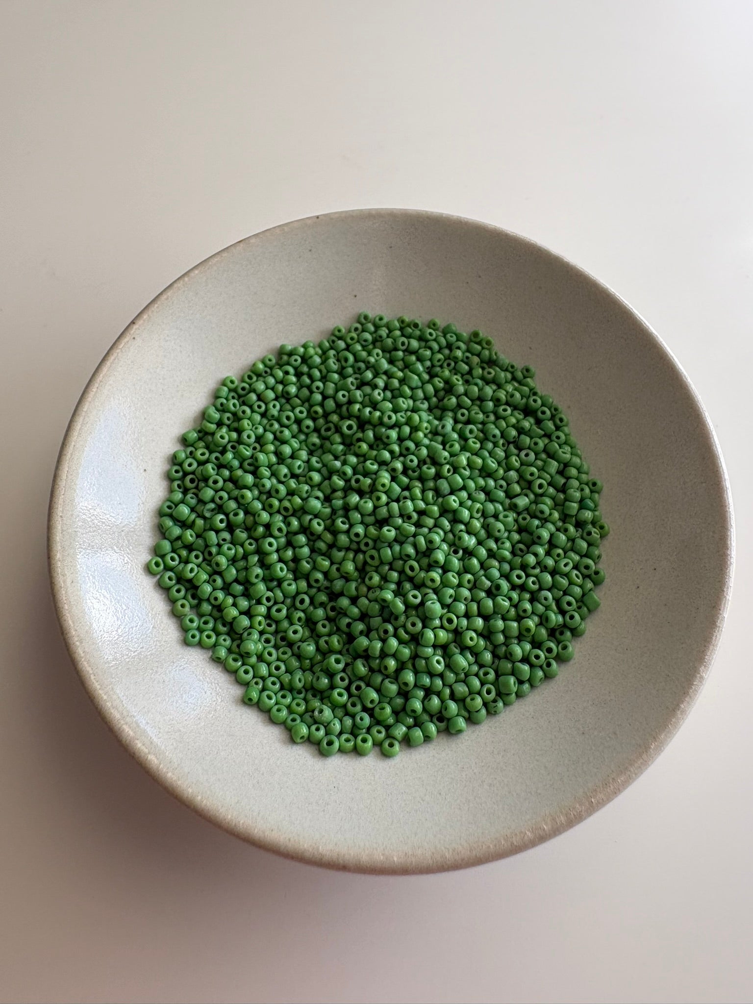 Antique Venetian Beads - Med Green 12/0.